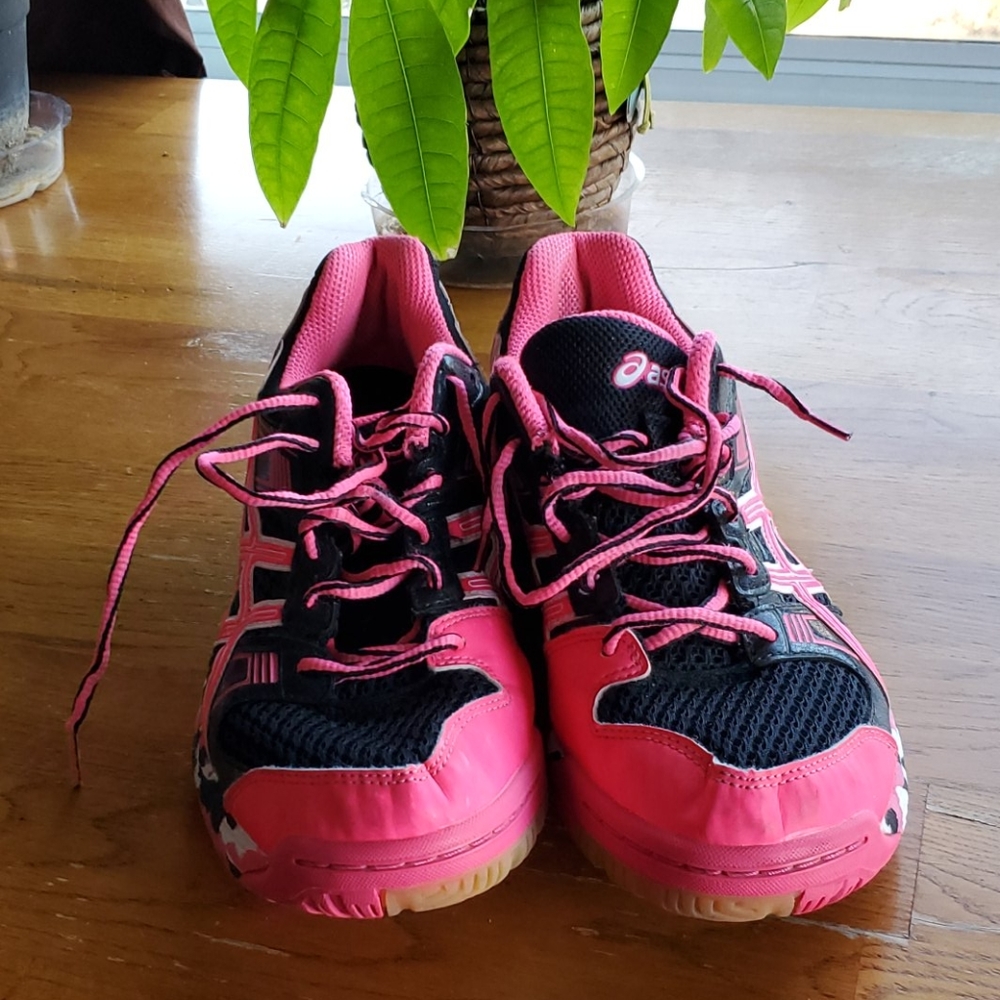 Oasic shoes size 10